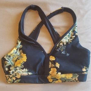 XS sports bra